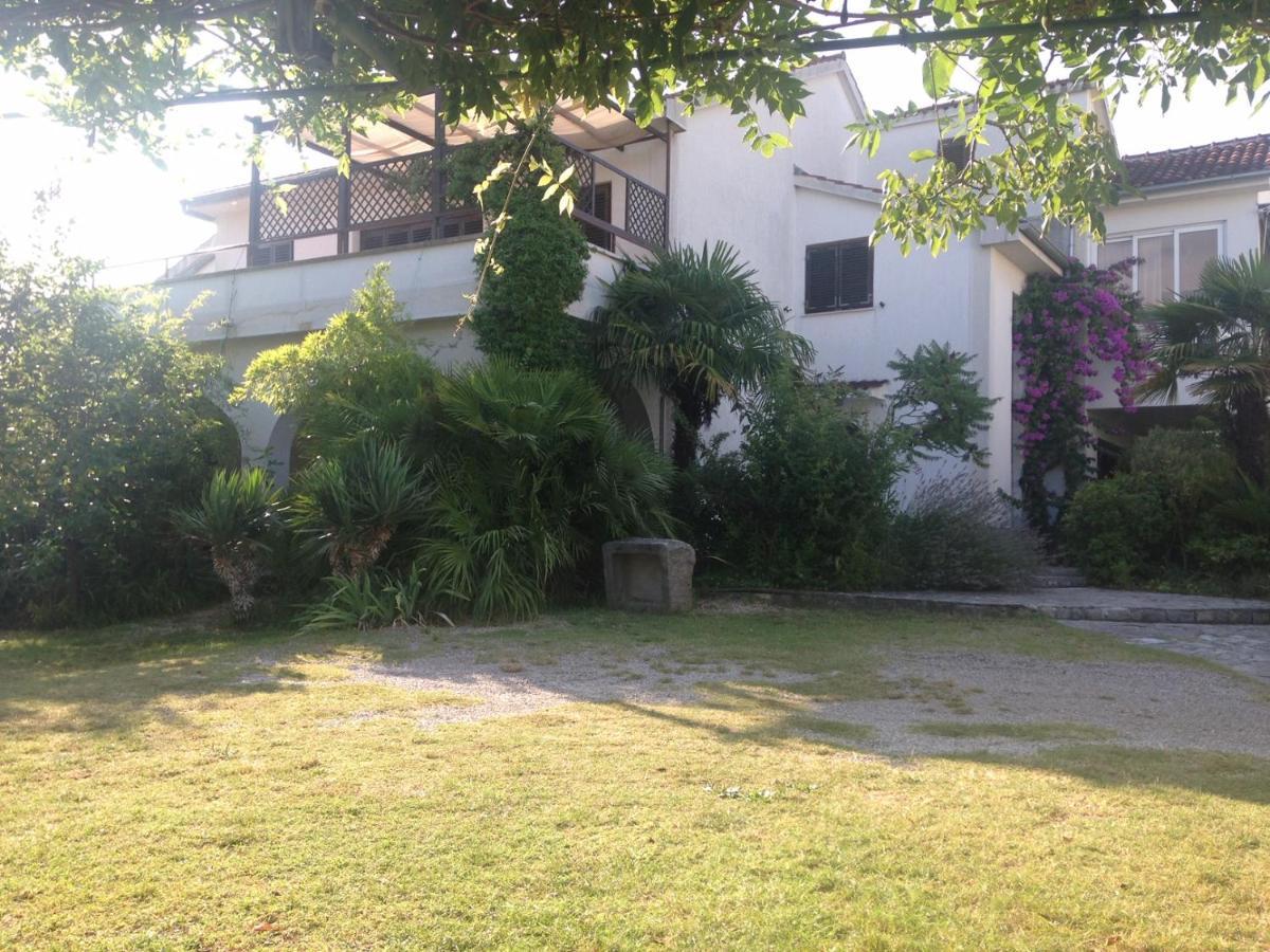Apartmani Dubasnica Malinska Exterior foto