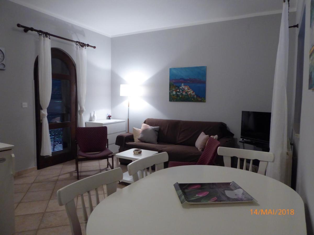 Apartmani Dubasnica Malinska Exterior foto
